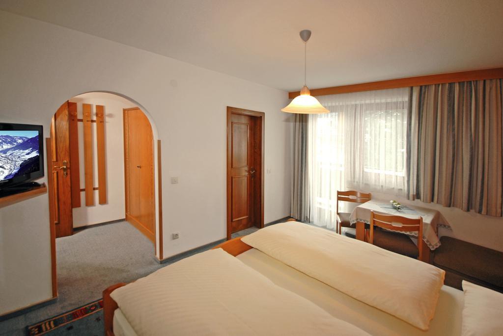 Pension Riedlsperger Saalbach-Hinterglemm Quarto foto